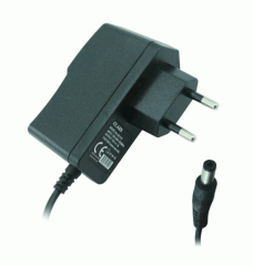 AD 218 - 5V - 1A PLASTİK KASA 5.5*2.5 JAK ADAPTÖR