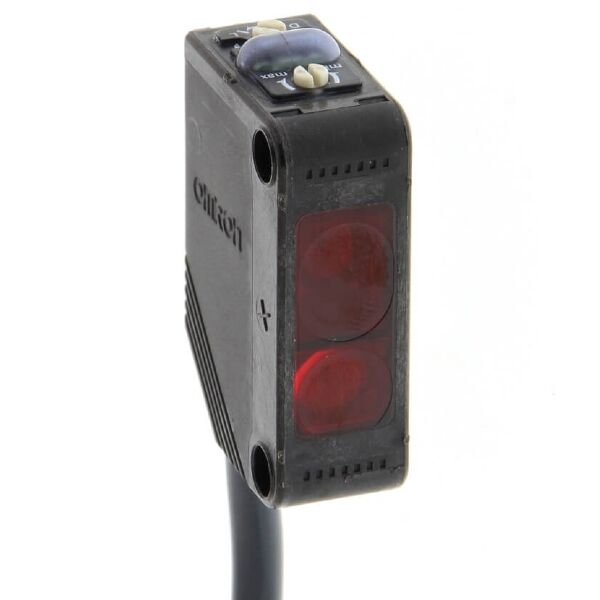 Omron E3Z-LS61 2M 200mm Npn Cisimden Yansımalı Sensör