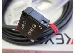 Keyence LV-S61 Dijital Lazer Sensör